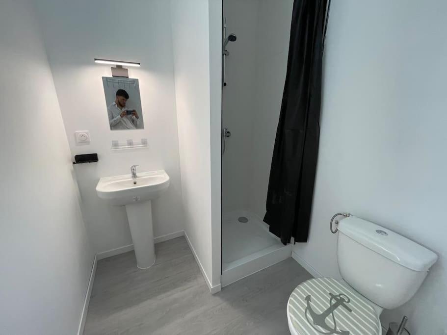 Studio A2 18M2 Cosy 5Minutes Gare Parking Gratuit Rue De La Mure Roanne Exterior photo