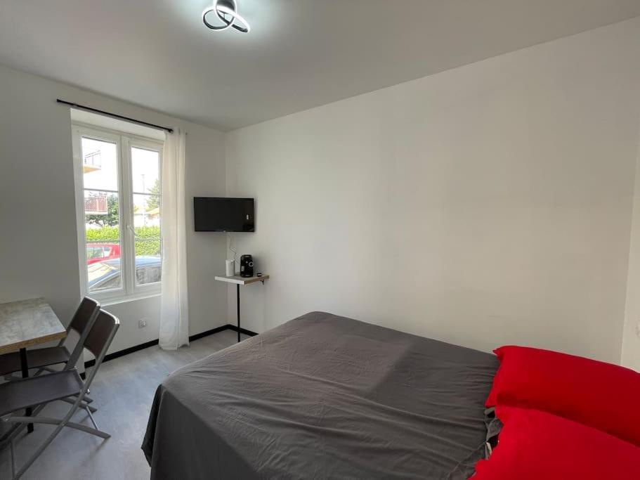 Studio A2 18M2 Cosy 5Minutes Gare Parking Gratuit Rue De La Mure Roanne Exterior photo